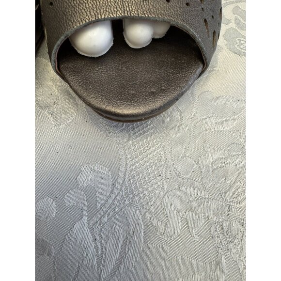 Lucky Brand Size 9B Peony Pewter Stacked Heel Peep Toe Bootie Metallic Lace Up - Picture 3 of 16